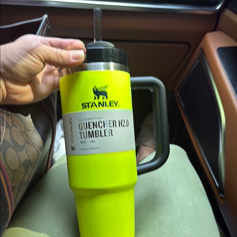 Stanley Quencher H2.0 Tumbler - Vibrant Yellow